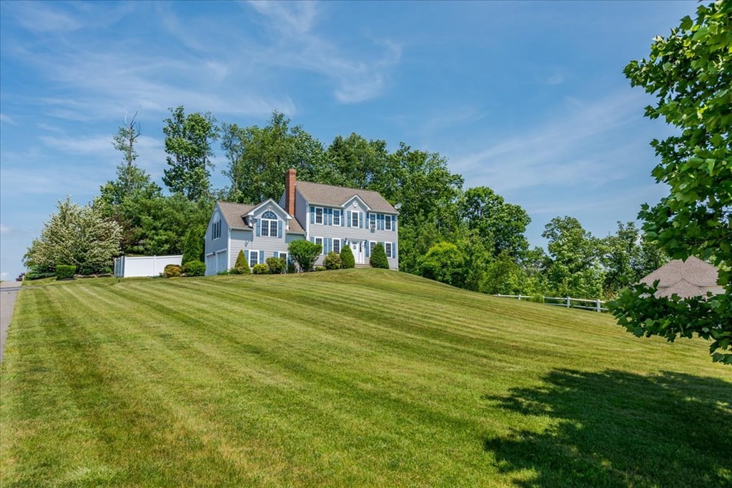 8 Winifreds Way Rutland, MA 01543 - Photo 40 of 41