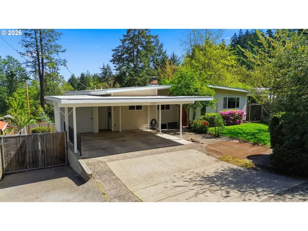 $799,900 | 3021 Whitbeck Boulevard, Eugene, OR 97405