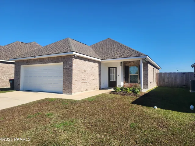 $1,600 | 208 Stockbridge Lane, Duson, LA 70529