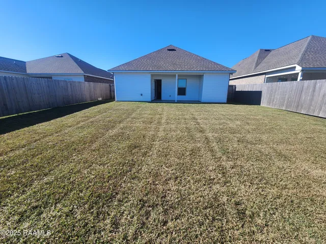 $1,600 | 208 Stockbridge Lane, Duson, LA 70529