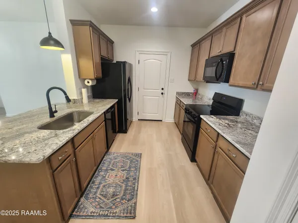 $1,600 | 208 Stockbridge Lane, Duson, LA 70529