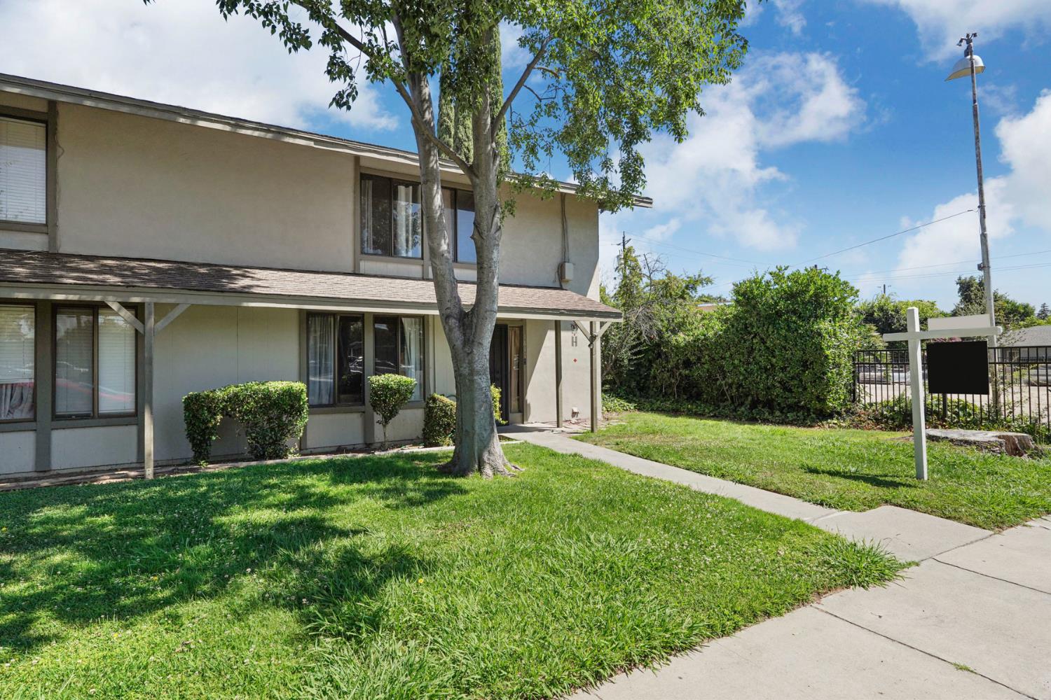 1817 Douglas Road Stockton, CA 95207 - Photo 2 of 30