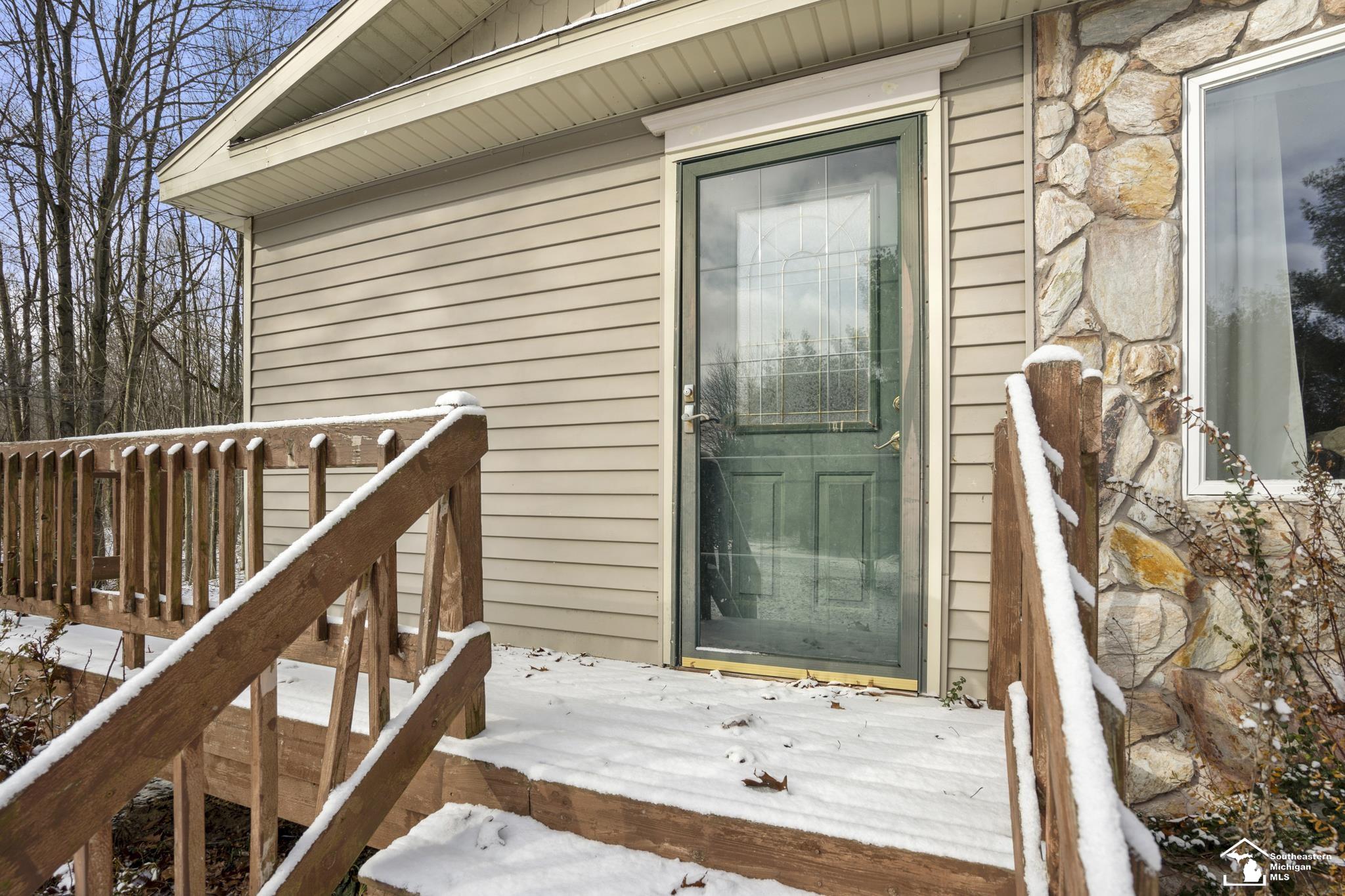 4270 South Waldron Road Hudson, MI 49247 - Photo 6 of 38 50162646-fde08232-ef42-47f0-969d-e786db64e460.JPG