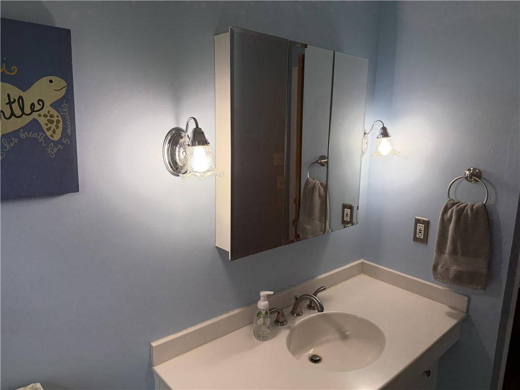 668 Marsh Road Pittsford, NY 14534 - Photo 28 of 50 Corian counters