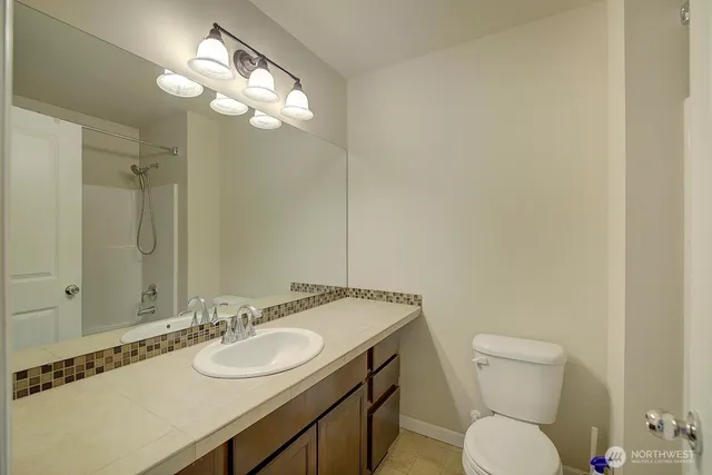 $3,300 | 2020 139th Street Southwest, Lynnwood, WA 98087