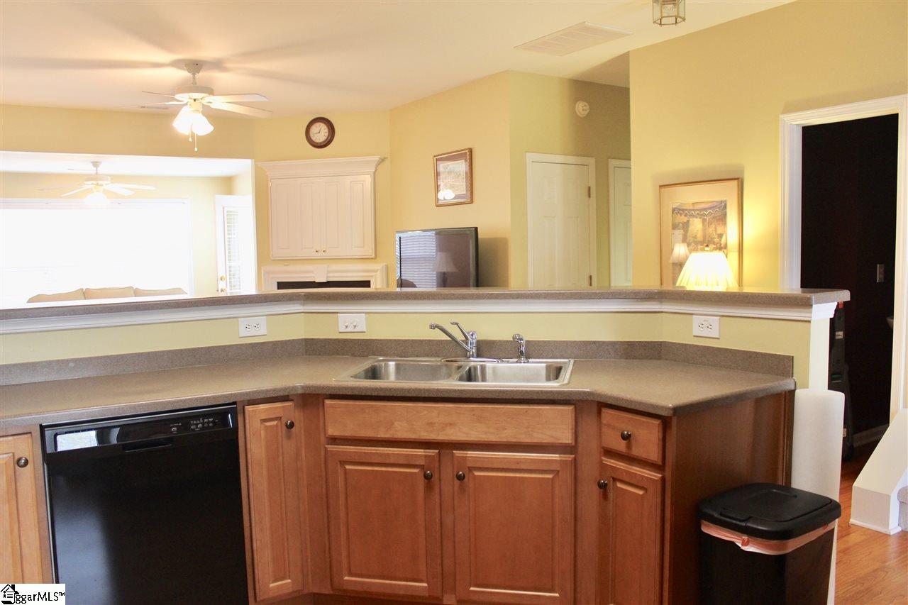121 High Crest Court Simpsonville, SC 29681 - Photo 5 of 27 Gallery Image 5