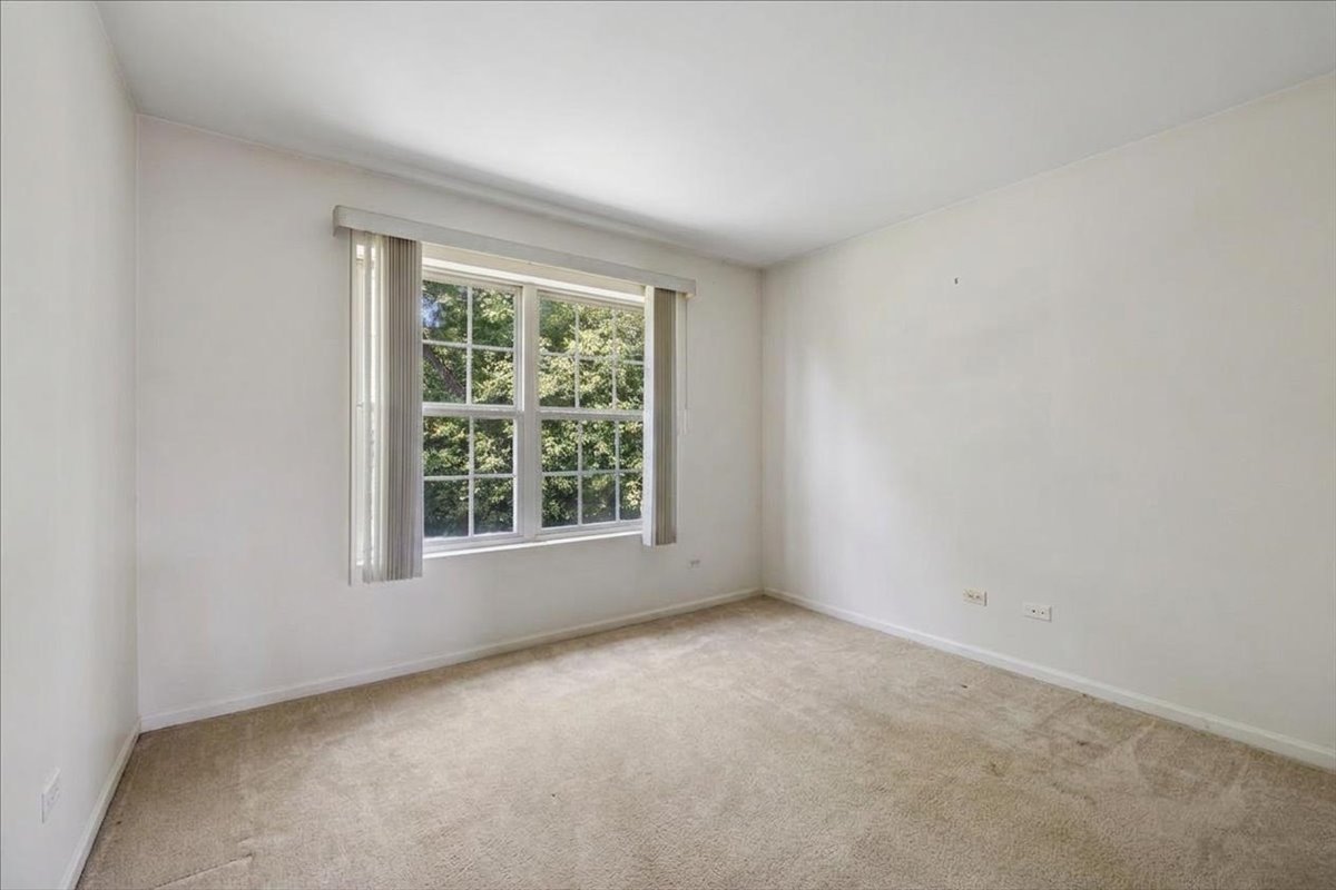 650 Glenbrook Road Crystal Lake, IL 60012 - Photo 17 of 35 Gallery Image 17