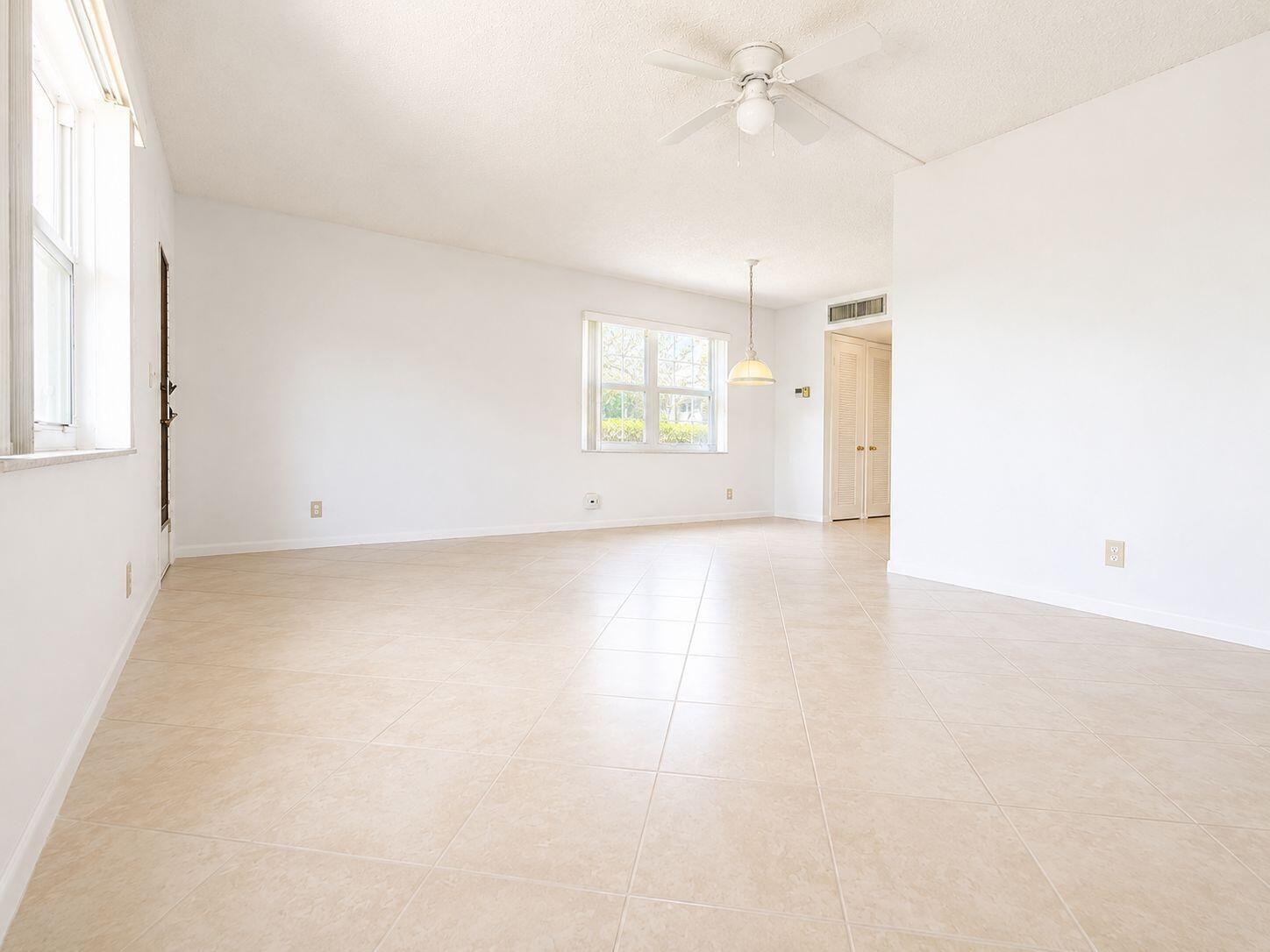 359 Capri H, Unit 359 Delray Beach, FL 33484 - Photo 6 of 23 WhatsApp Image 2026-06-19 at 15.48.18