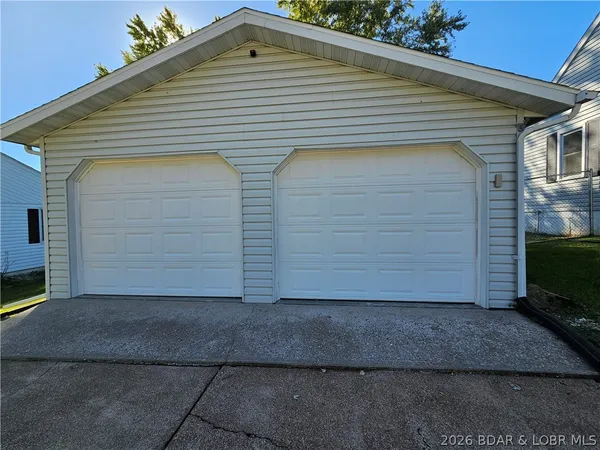 $223,900 | 110 West Autry Street, Eldon, MO 65026