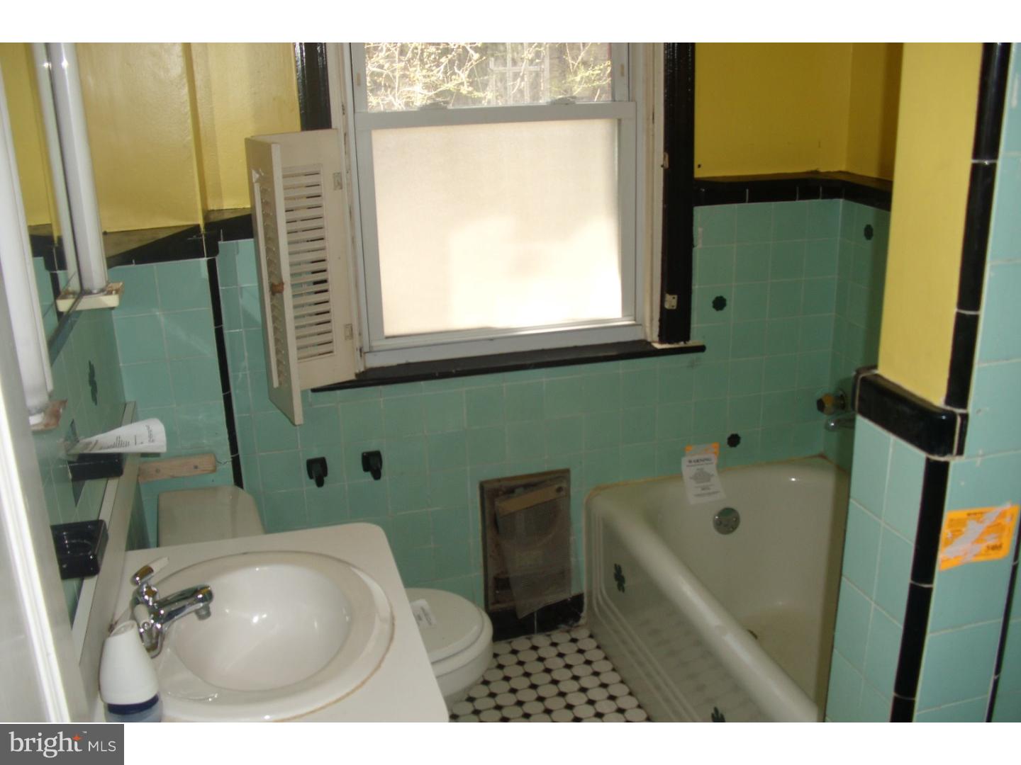 303 Richfield Road Upper Darby, PA 19082 - Photo 15 of 19