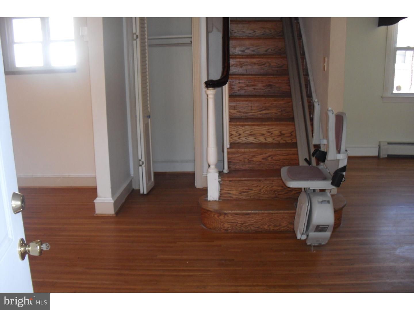 303 Richfield Road Upper Darby, PA 19082 - Photo 4 of 19