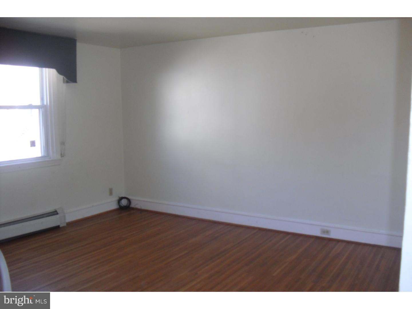 303 Richfield Road Upper Darby, PA 19082 - Photo 5 of 19
