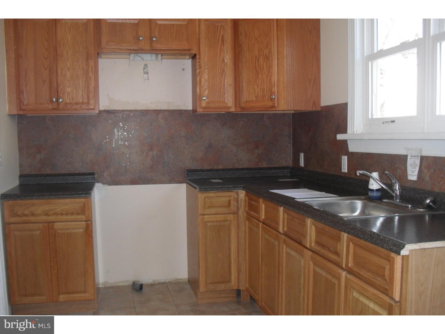 303 Richfield Road Upper Darby, PA 19082 - Photo 10 of 19