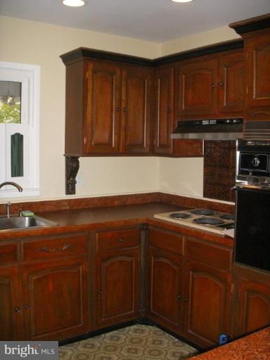 13211 Poplar Tree Road Fairfax, VA 22033 - Photo 3 of 7 Kitchen
