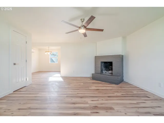 $394,900 | 760 East Elmore Street, Lebanon, OR 97355