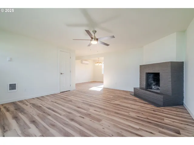 $394,900 | 760 East Elmore Street, Lebanon, OR 97355