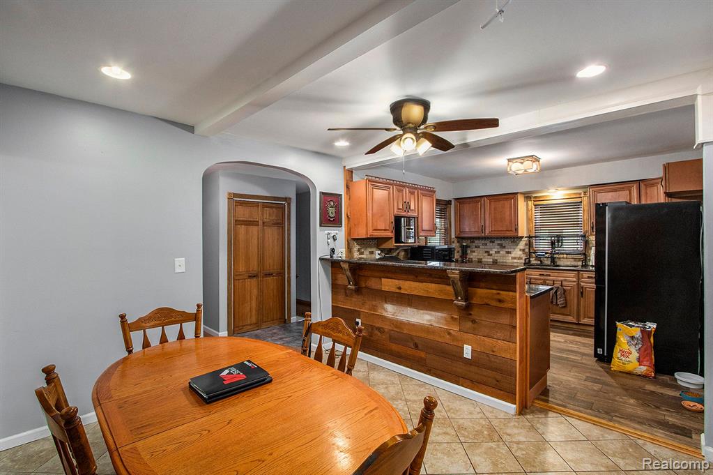 3895 Lapeer Road Port Huron, MI 48060 - Photo 10 of 29