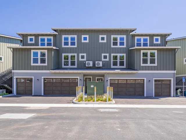 $1,199,000 | 121 Aptos Vlg Way, Unit 1, Aptos, CA 95003