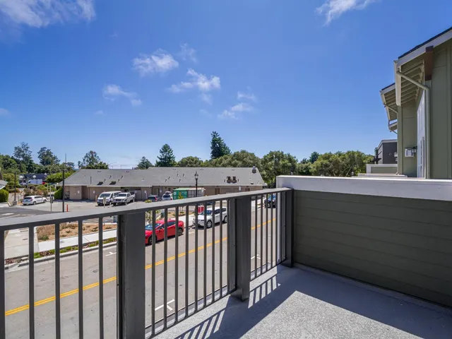 $1,199,000 | 121 Aptos Vlg Way, Unit 1, Aptos, CA 95003