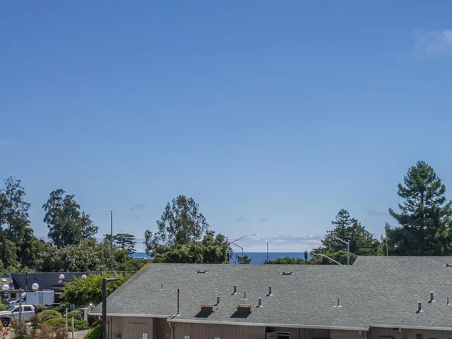 $1,199,000 | 121 Aptos Vlg Way, Unit 1, Aptos, CA 95003
