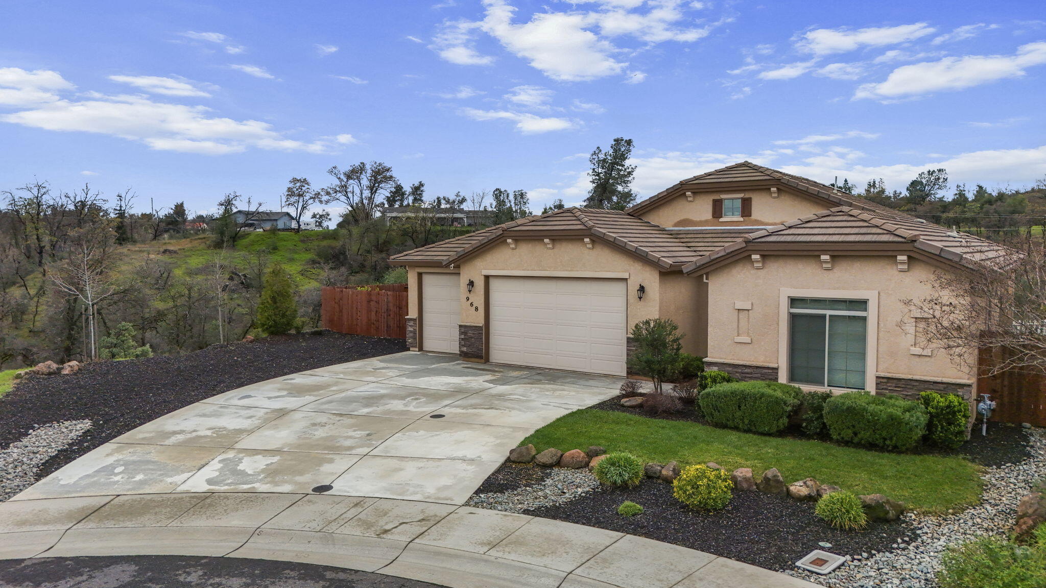 968 Katmai Place Redding, CA 96001 - Photo 23 of 25 Front