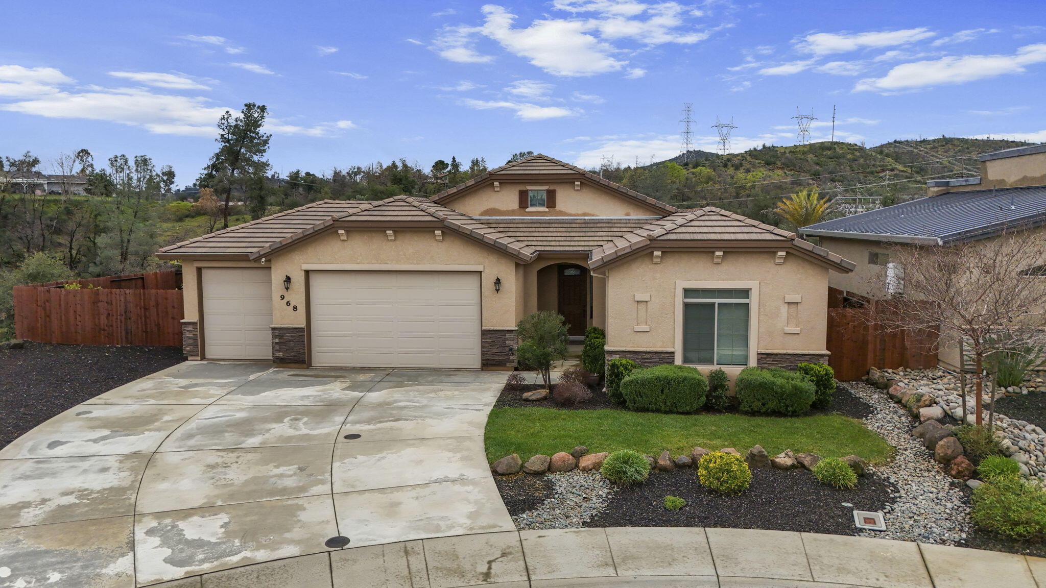 968 Katmai Place Redding, CA 96001 - Photo 24 of 25 Front