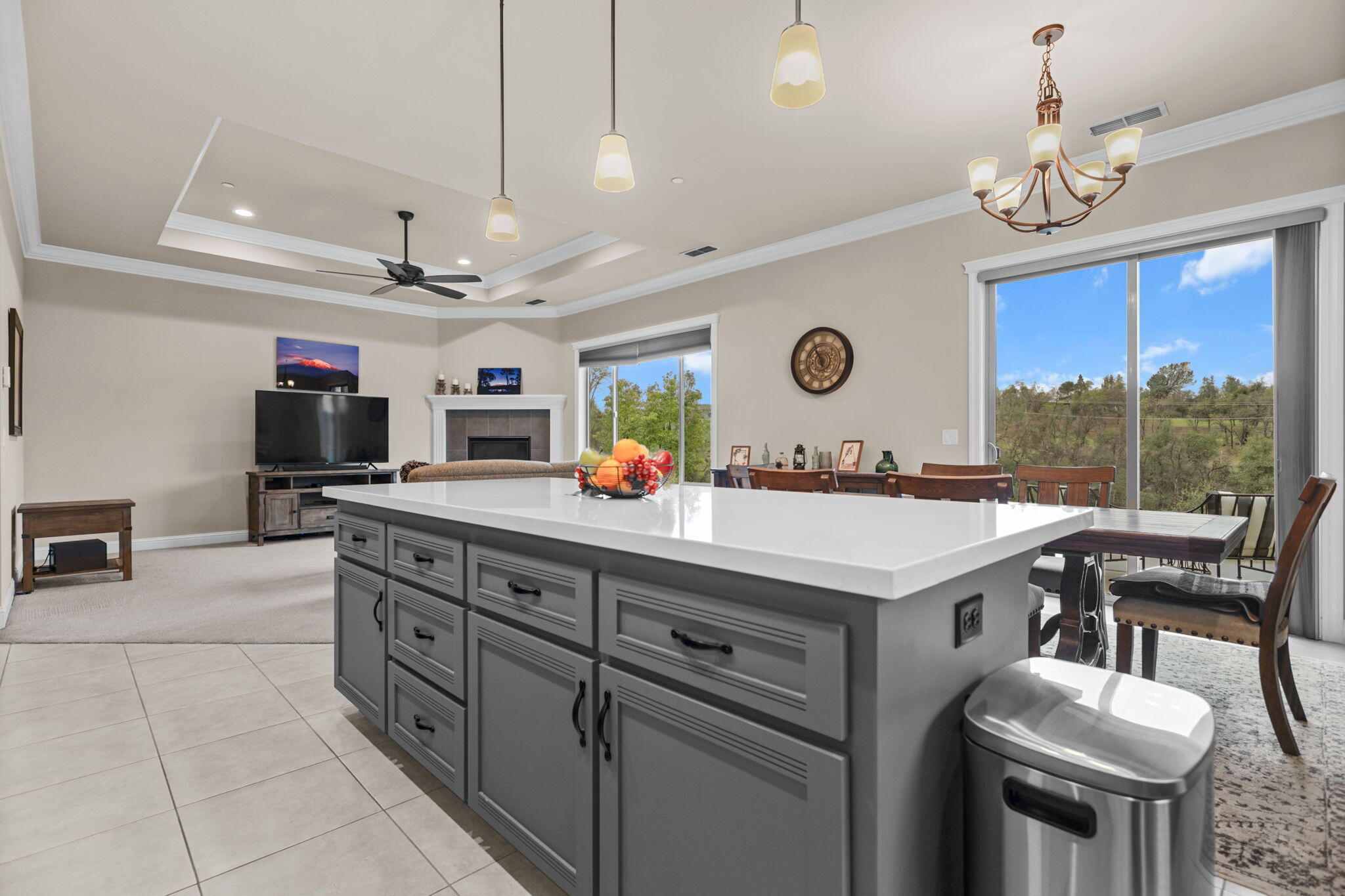 968 Katmai Place Redding, CA 96001 - Photo 10 of 25 Kitchen