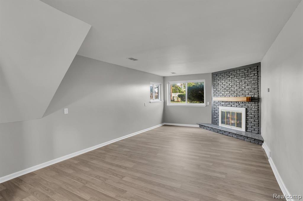 7828 Kaiser Street Canton, MI 48187 - Photo 12 of 32 Gallery Image 12