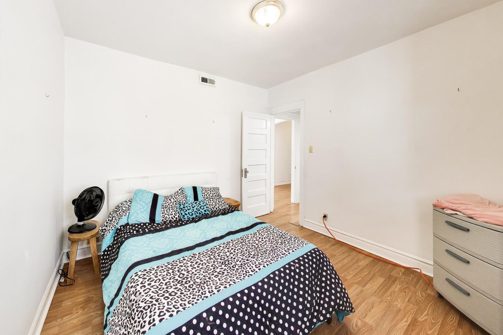 3435 North Harding Avenue, Unit 2 Chicago, IL 60618 - Photo 15 of 24