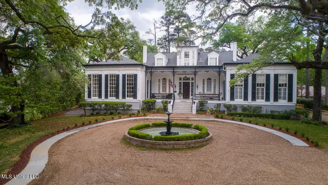 $1,785,000 | 307 West Oak Street, Natchez, MS 39120
