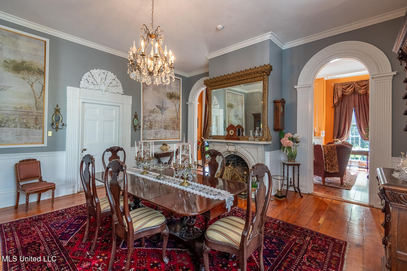 307 West Oak Street Natchez, MS 39120 - Photo 12 of 22 WigWam_LoResDining-25