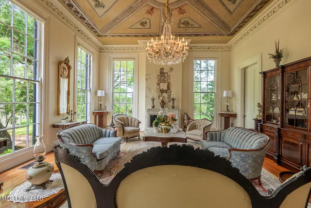 $1,785,000 | 307 West Oak Street, Natchez, MS 39120