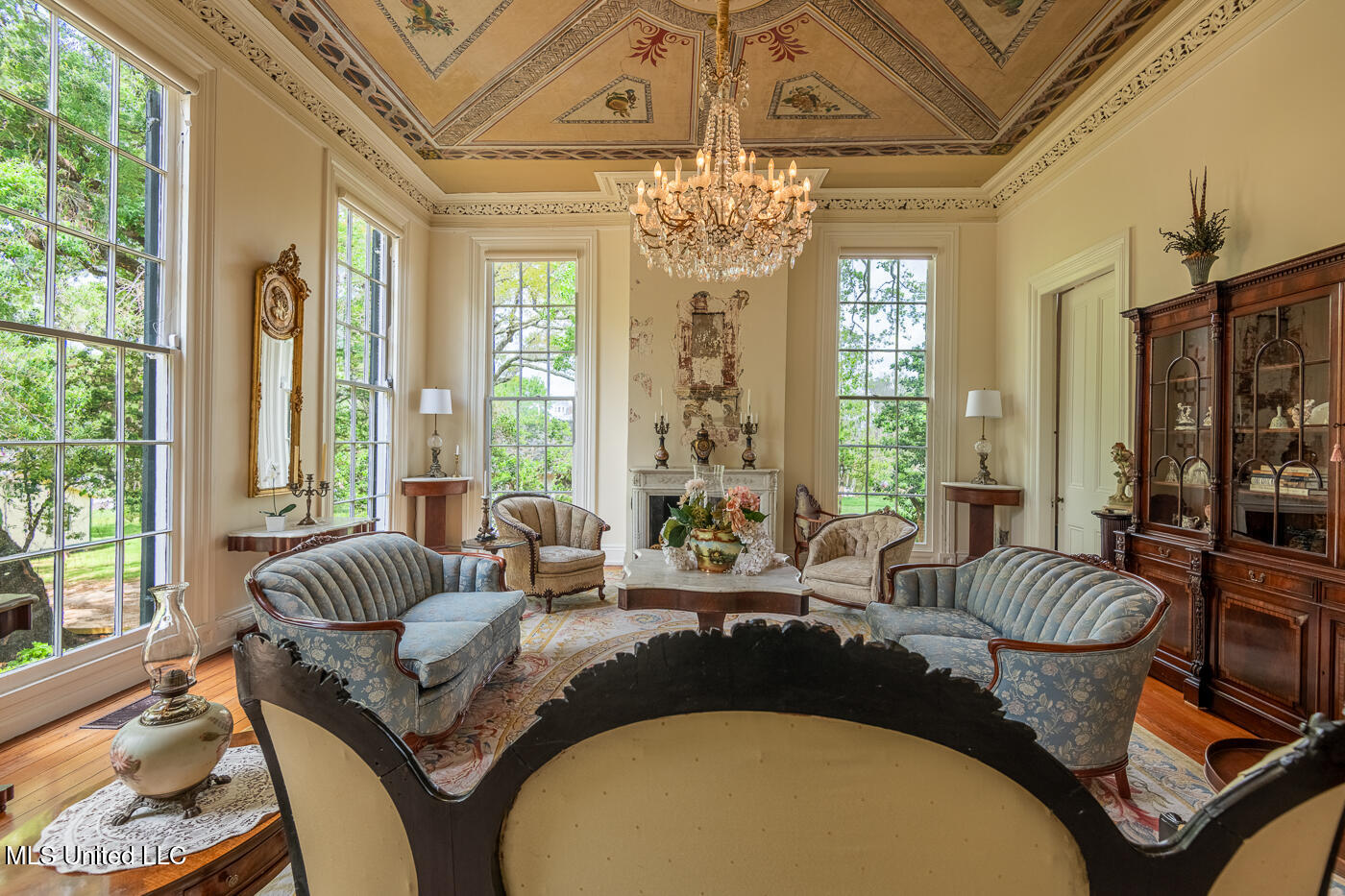 307 West Oak Street Natchez, MS 39120 - Photo 18 of 22 WigWam_LoRes-grand ballroom32