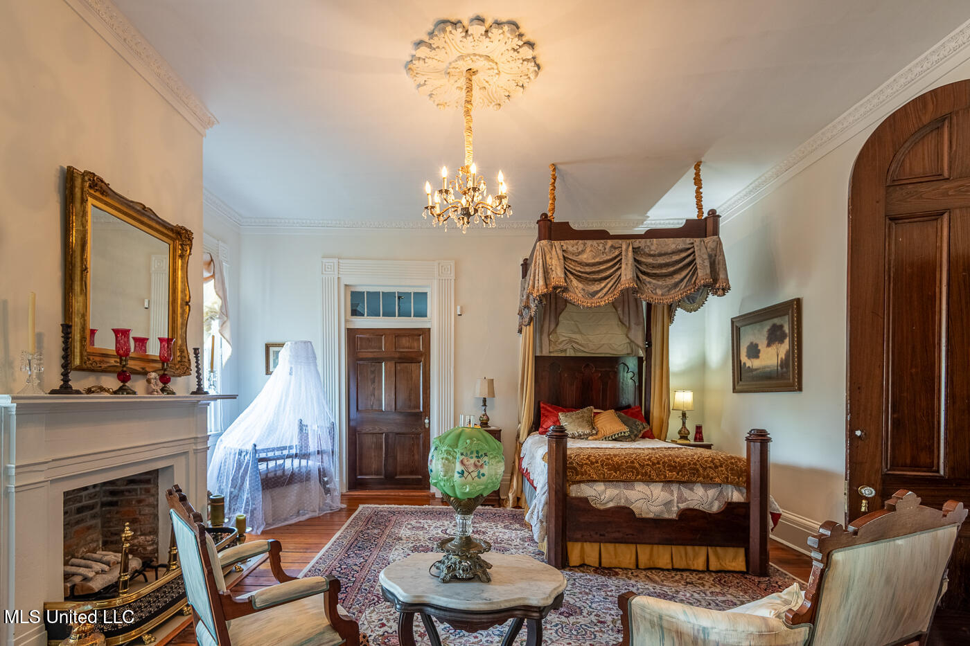 307 West Oak Street Natchez, MS 39120 - Photo 20 of 22 WigWam_LoRes-First Floor left Bedroom29