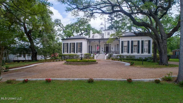 $1,785,000 | 307 West Oak Street, Natchez, MS 39120