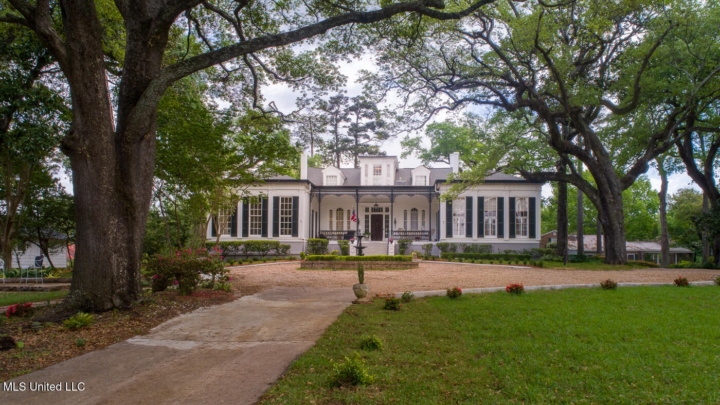 307 West Oak Street Natchez, MS 39120 - Photo 4 of 22 WigWam_LoRes-front4