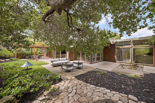 $4,488,000 | 60 Linaria Way, Portola Valley, CA 94028