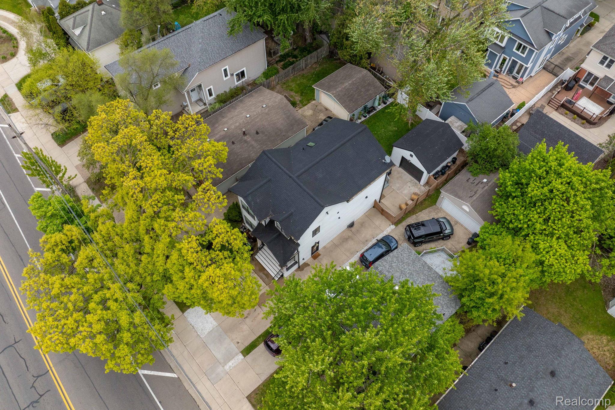 1339 East 14 Mile Road Birmingham, MI 48009 - Photo 47 of 51 Aerial view