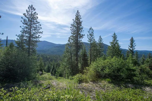 $1,959,000 | 2 Warm Lake Road, Cascade, ID 83611