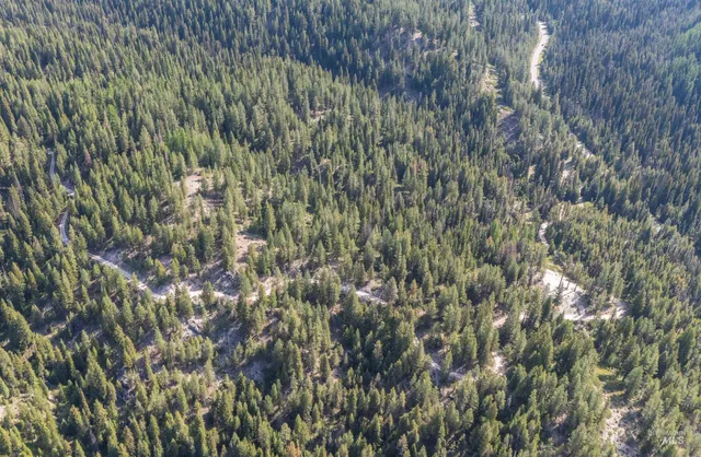 $1,959,000 | 2 Warm Lake Road, Cascade, ID 83611