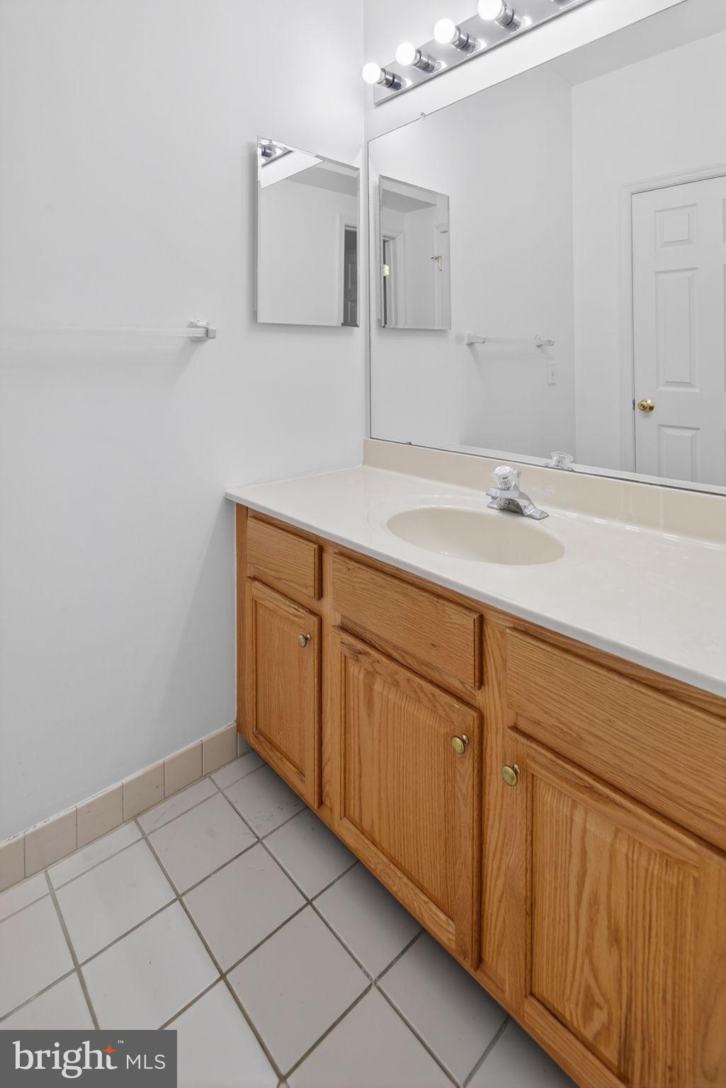 28 Sutton Court Pennington, NJ 08534 - Photo 33 of 45