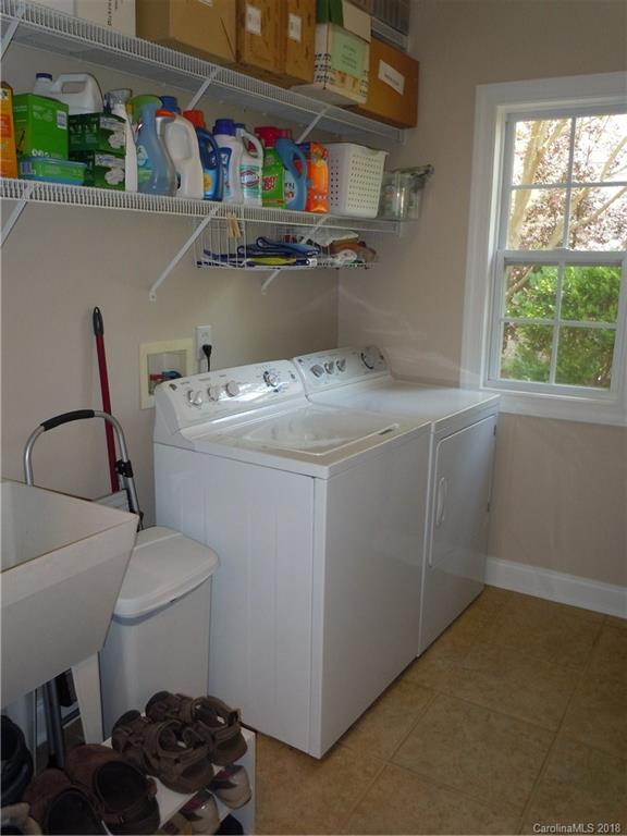 124 Zimmerman Drive Fort Mill, SC 29708 - Photo 20 of 35 a utility room with dryer and washer