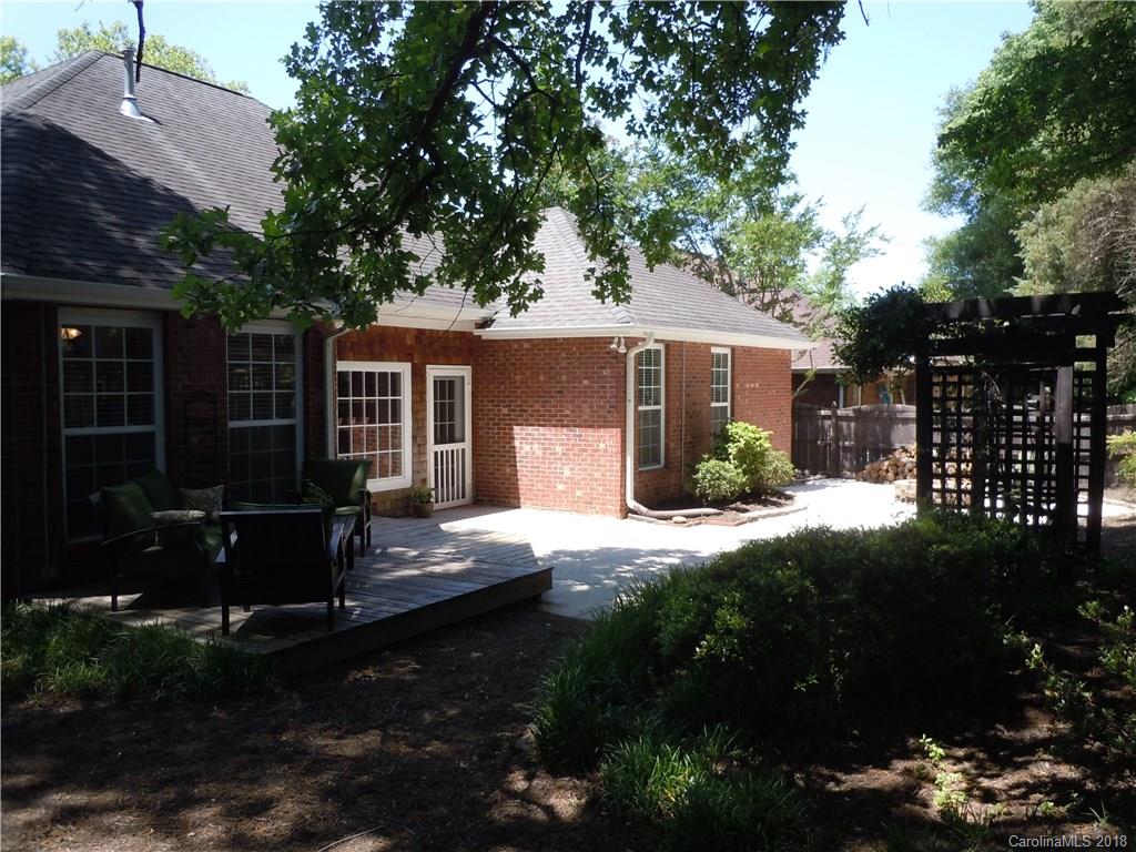 124 Zimmerman Drive Fort Mill, SC 29708 - Photo 34 of 35 a front view of house with yard and green space