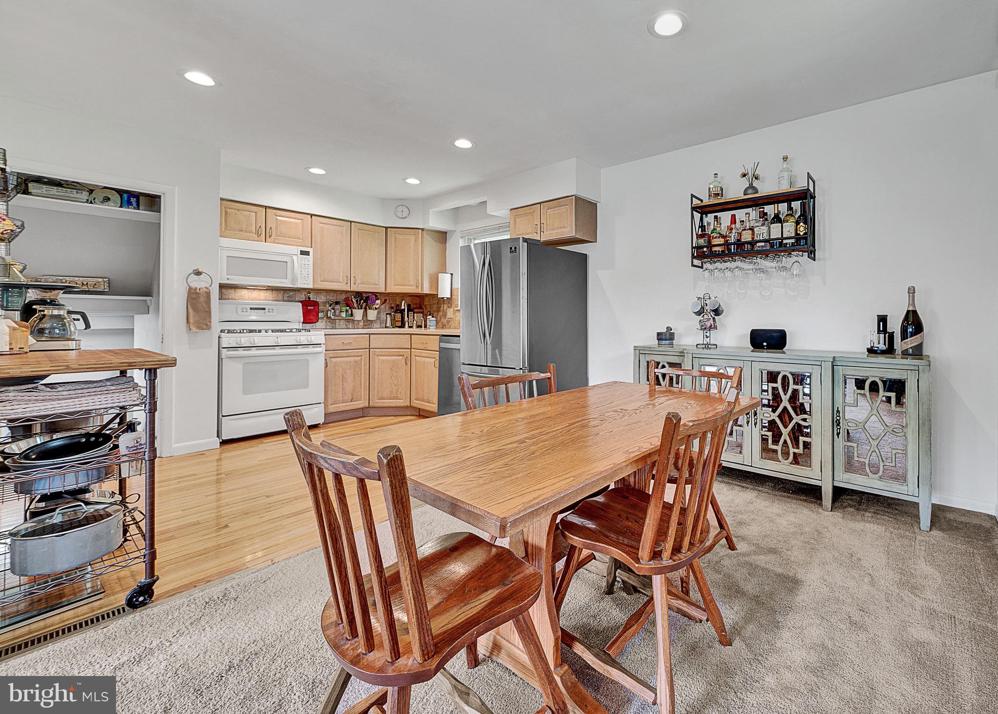 892 Dogwood Road Warminster, PA 18974 - Photo 15 of 30 Gallery Image 15
