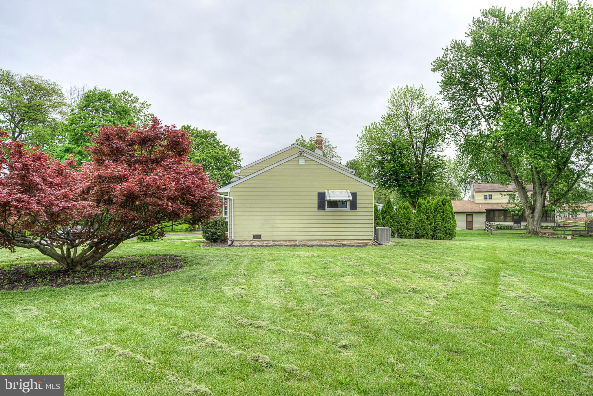892 Dogwood Road Warminster, PA 18974 - Photo 5 of 30 Gallery Image 5
