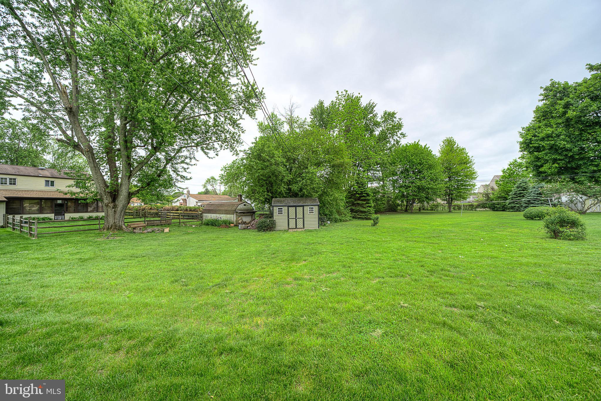 892 Dogwood Road Warminster, PA 18974 - Photo 8 of 30 Gallery Image 8