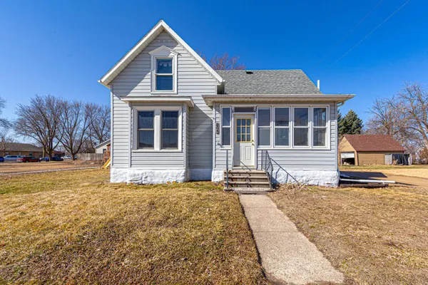 $204,900 | 204 Central Avenue North, Mapleton, MN 56065