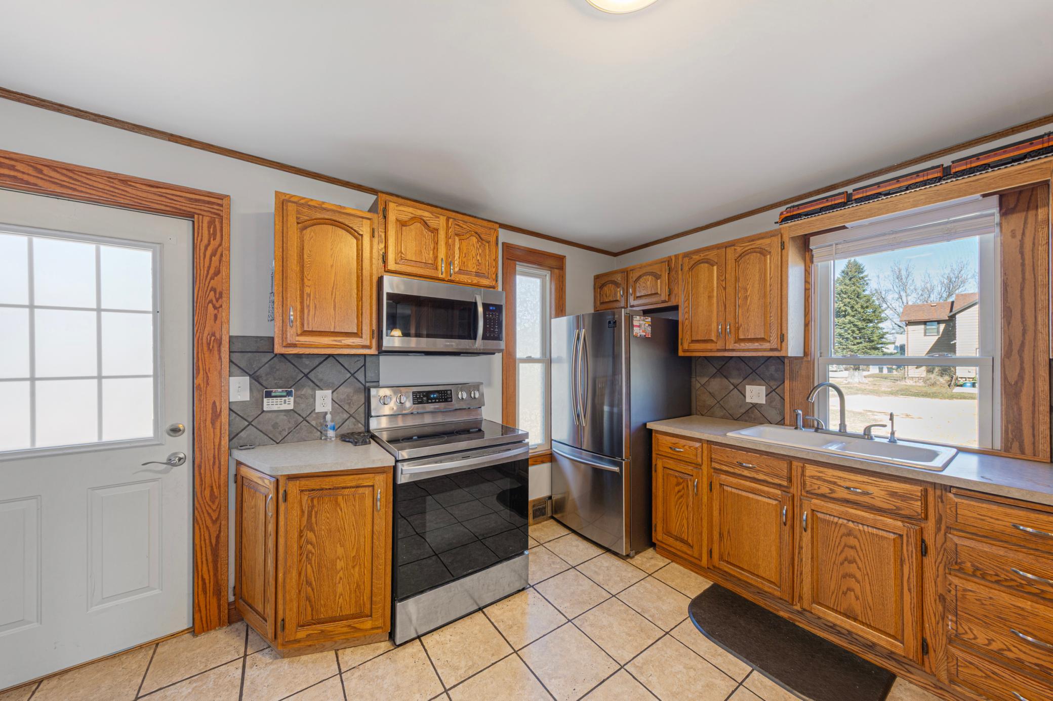 204 Central Avenue North Mapleton, MN 56065 - Photo 12 of 28