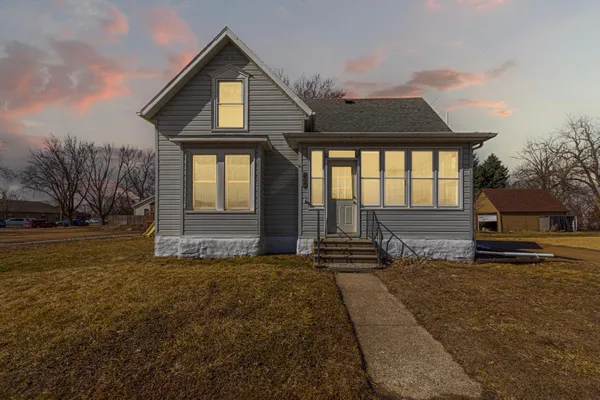 $204,900 | 204 Central Avenue North, Mapleton, MN 56065