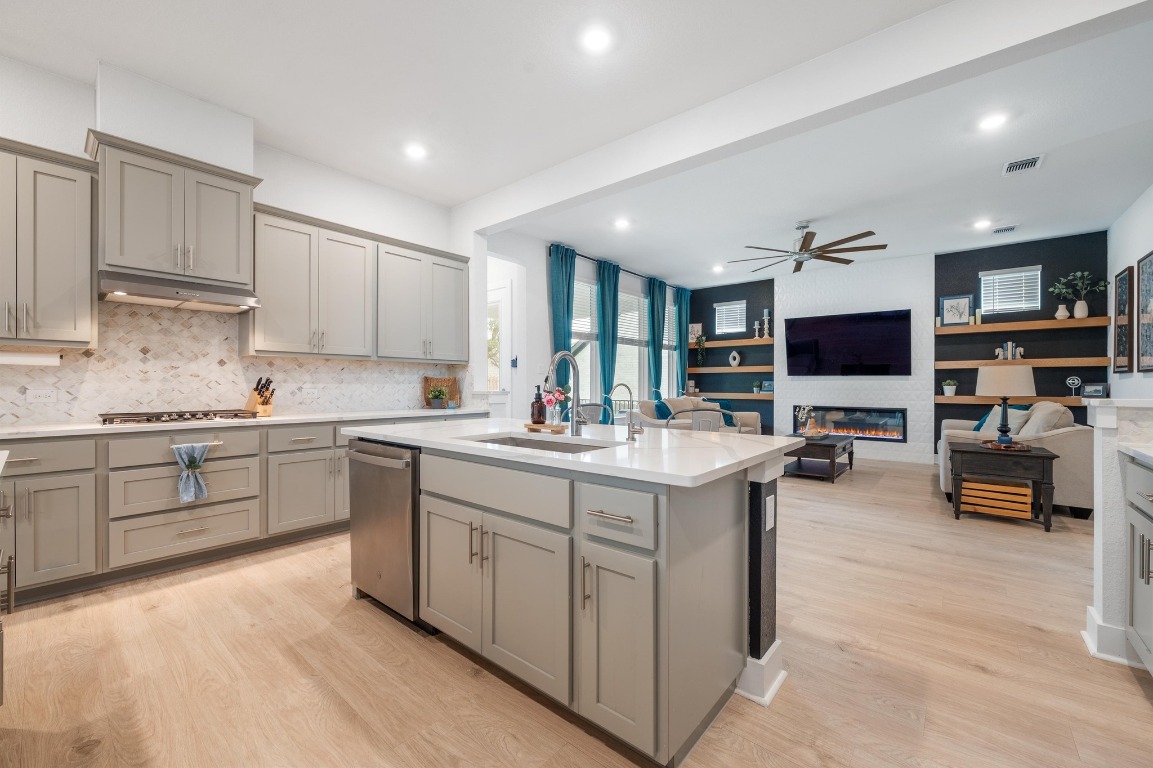 933 Donna Roland Court Leander, TX 78641 - Photo 7 of 40